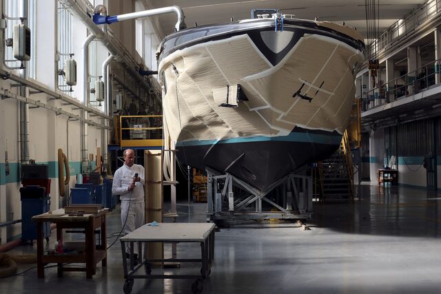 Kuwaiti investor Al‑Kharafi buys 3% Ferretti stak